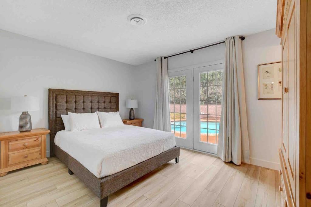 Resort Style 4 Bedroom House With Pool Minutes From Strip ลาสเวกัส ภายนอก รูปภาพ